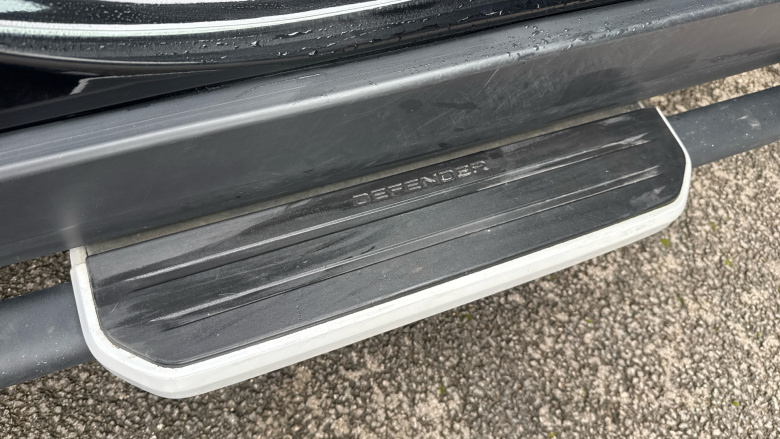 Land Rover Defender 3.0 D250 X-Dynamic SE 90 3dr Auto Diesel Estate